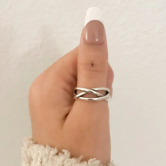 925 Sterling Silver Criss Cross Ring Minimalist Layer Ring Stackable Ring Band - Picture 7 of 8